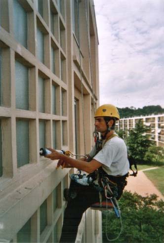 fenetre silicone travaux acrobatiques lyon